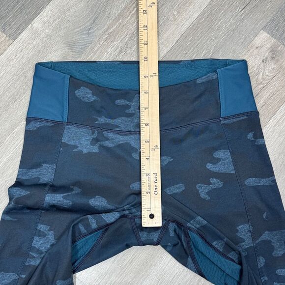Lululemon Clip In Crop Capri Leggings Teal Blue Camo Size 6 Athletic Yoga - Picture 10 of 12
